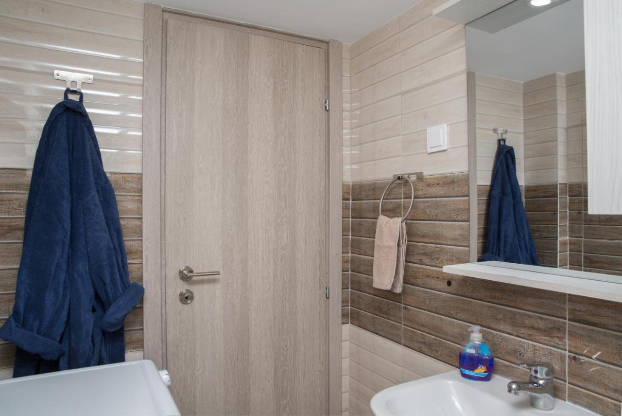 Cosy Apartment With Terrace Near Metro Station Атина Екстериор снимка