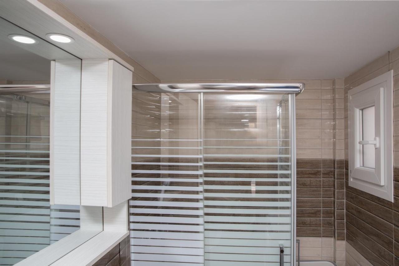 Cosy Apartment With Terrace Near Metro Station Атина Екстериор снимка